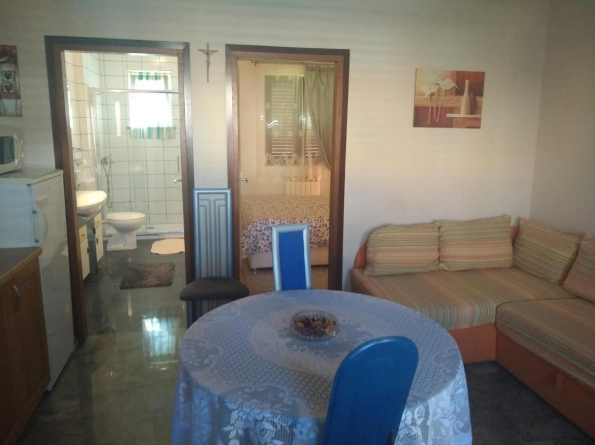 Apartments Popovic Funtana Exterior foto