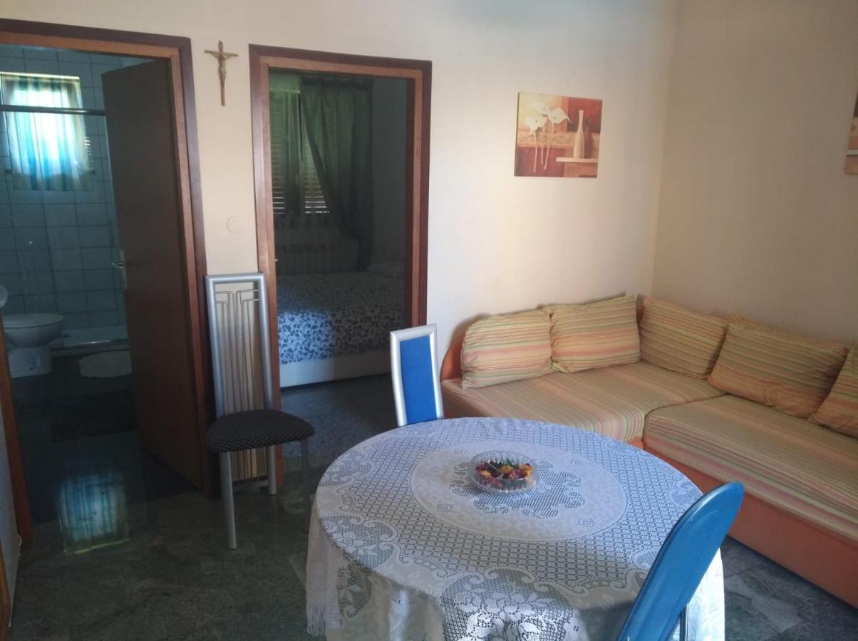 Apartments Popovic Funtana Exterior foto